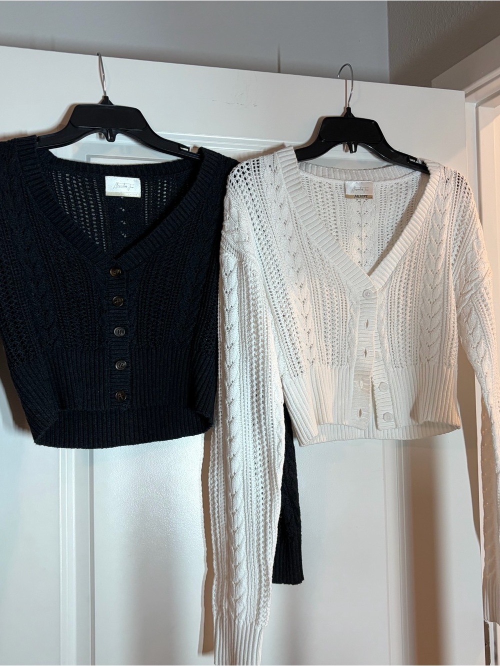 Cropped V-Neck Cable Knit Cardigan - Black & Cream